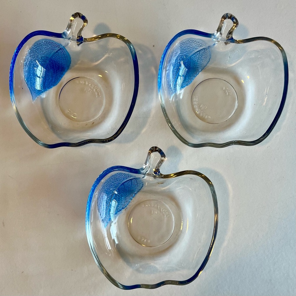 Vintage KIG Glass Apple Bowl KIG Indonesia Colored Blue Leaf Set of 3; 5x4.5x1”